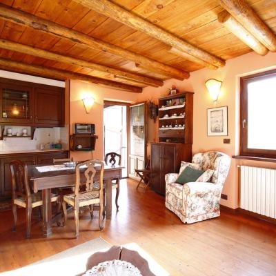 Spazioso monolocale in baita ristrutturata.
