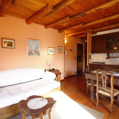 Spazioso monolocale in baita ristrutturata.