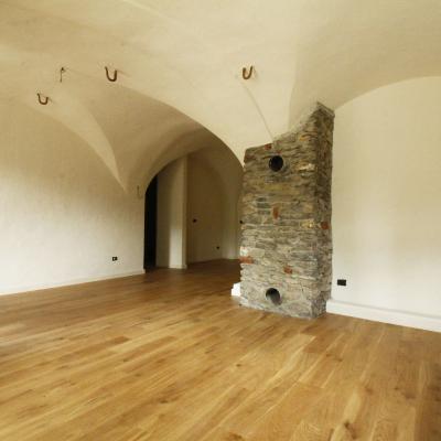 APT. 1 – BILOCALE IN BAITA DI FINE 1800 A 9 KM DA SESTRIERE – Fraz. VILLARDAMOND