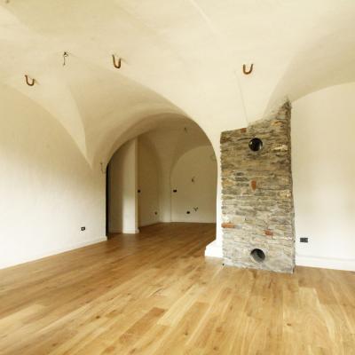 APT. 1 – BILOCALE IN BAITA DI FINE 1800 A 9 KM DA SESTRIERE – Fraz. VILLARDAMOND