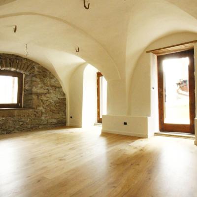 APT. 1 – BILOCALE IN BAITA DI FINE 1800 A 9 KM DA SESTRIERE – Fraz. VILLARDAMOND