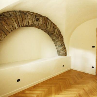 APT. 1 – BILOCALE IN BAITA DI FINE 1800 A 9 KM DA SESTRIERE – Fraz. VILLARDAMOND
