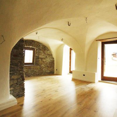 APT. 1 – BILOCALE IN BAITA DI FINE 1800 A 9 KM DA SESTRIERE – Fraz. VILLARDAMOND
