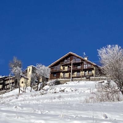 APT. 1 – BILOCALE IN BAITA DI FINE 1800 A 9 KM DA SESTRIERE – Fraz. VILLARDAMOND
