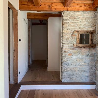  APT. 4 – TRILOCALE IN BAITA DI FINE 1800 A 9 KM DA SESTRIERE – Fraz. VILLARDAMOND