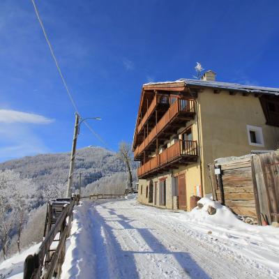APT. 5 – TRILOCALE IN BAITA DI FINE 1800 A 9 KM DA SESTRIERE – Fraz. VILLARDAMOND 