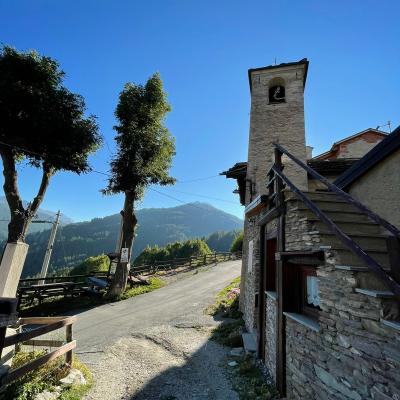  APT. 6 – TRILOCALE IN BAITA DI FINE 1800 A 9 KM DA SESTRIERE – Fraz. VILLARDAMOND