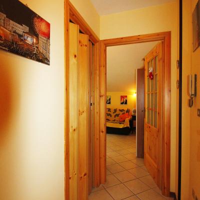 Grazioso monolcale con balcone e box auto.
