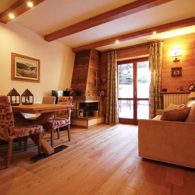 Favoloso appartamento con camino in pineta