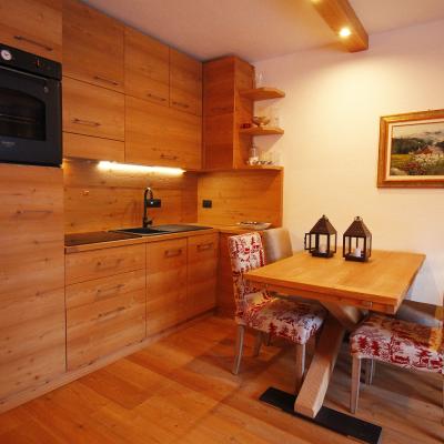 Favoloso appartamento con camino in pineta