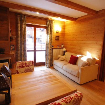 Favoloso appartamento con camino in pineta