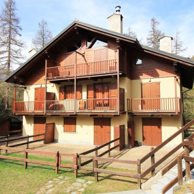 Favoloso appartamento con camino in pineta