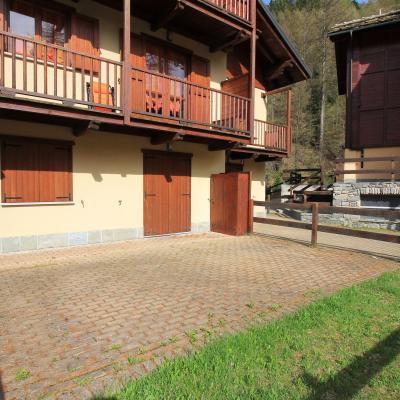 Favoloso appartamento con camino in pineta