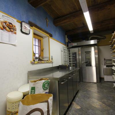 Ben avviato panificio con laboratorio