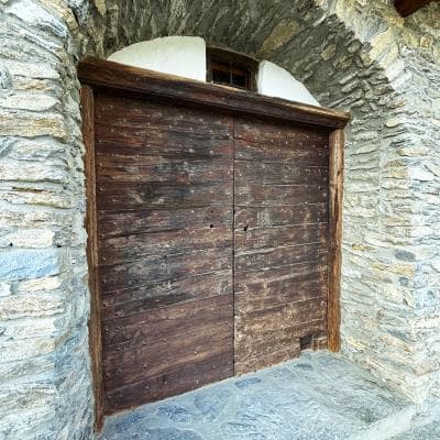 APT. 1 – BILOCALE IN BAITA DI FINE 1800 A 9 KM DA SESTRIERE – Fraz. VILLARDAMOND