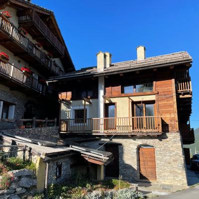  APT. 4 – TRILOCALE IN BAITA DI FINE 1800 A 9 KM DA SESTRIERE – Fraz. VILLARDAMOND