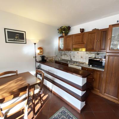 Bilocale angolare con terrazzo