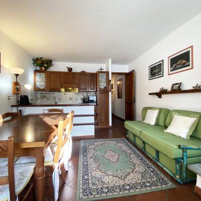 Bilocale angolare con terrazzo