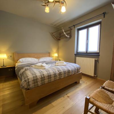 Suggestivo e ampio trilocale nella frazione di Pourrieres