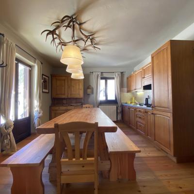 Suggestivo e ampio trilocale nella frazione di Pourrieres