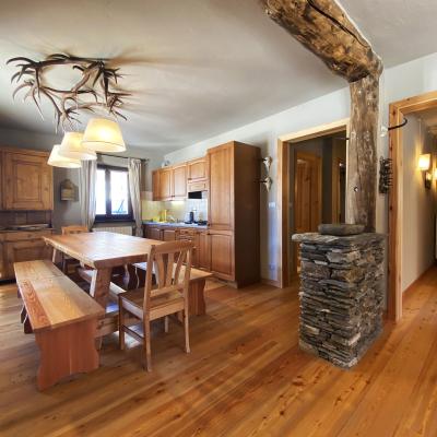 Suggestivo e ampio trilocale nella frazione di Pourrieres