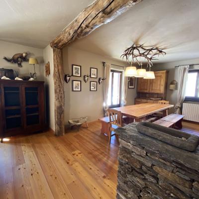 Suggestivo e ampio trilocale nella frazione di Pourrieres