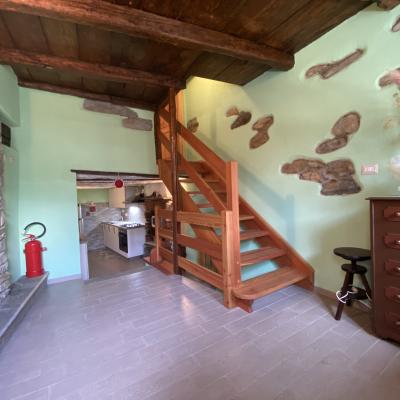 Accogliente trilocale nel borgo dei murales di Usseaux